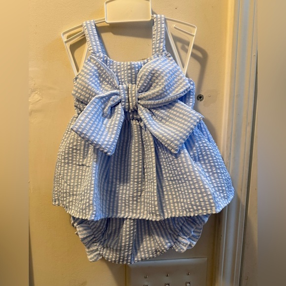 Other - New Seersucker Bow Diaper Set